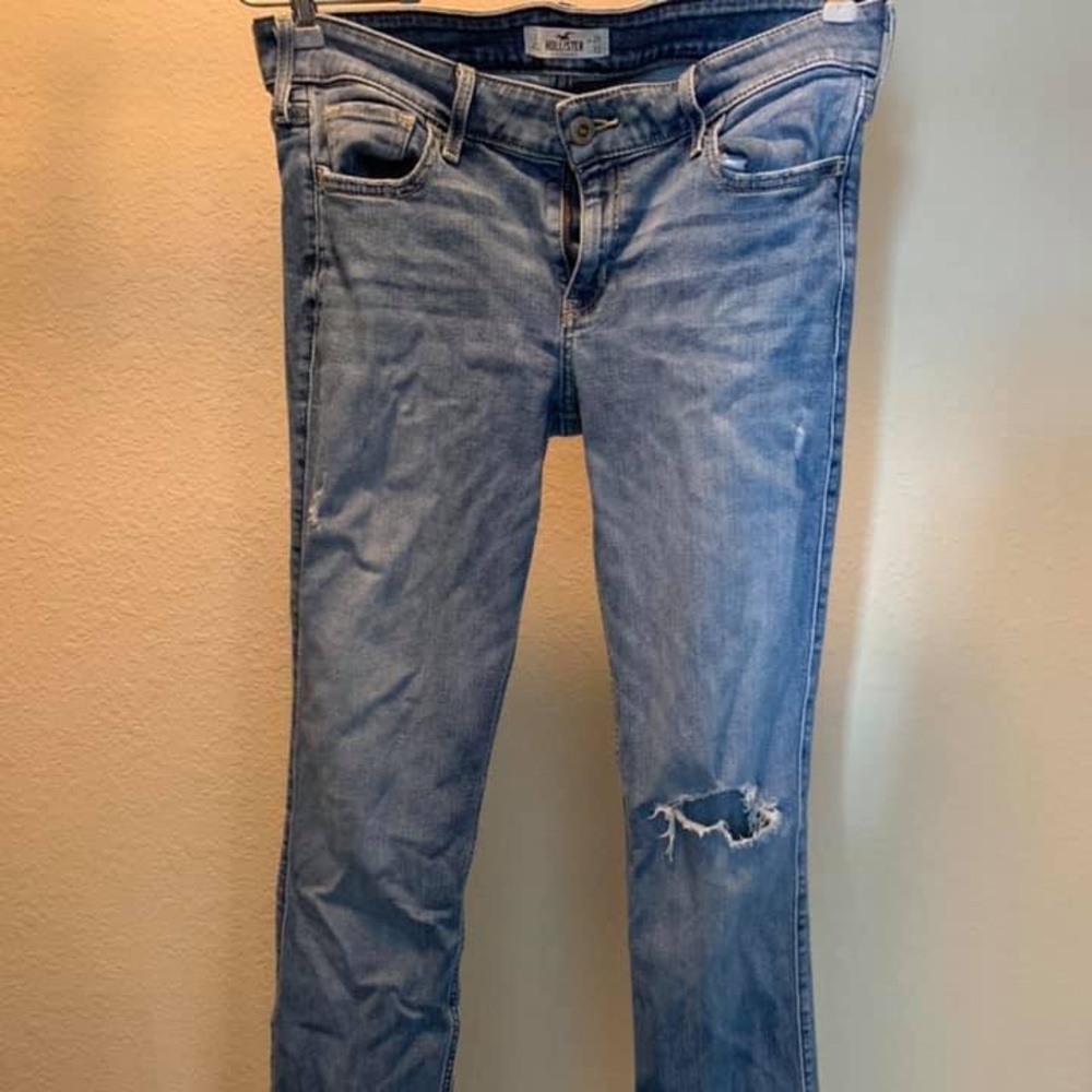 Size 9R bootcut Hollister Jeans